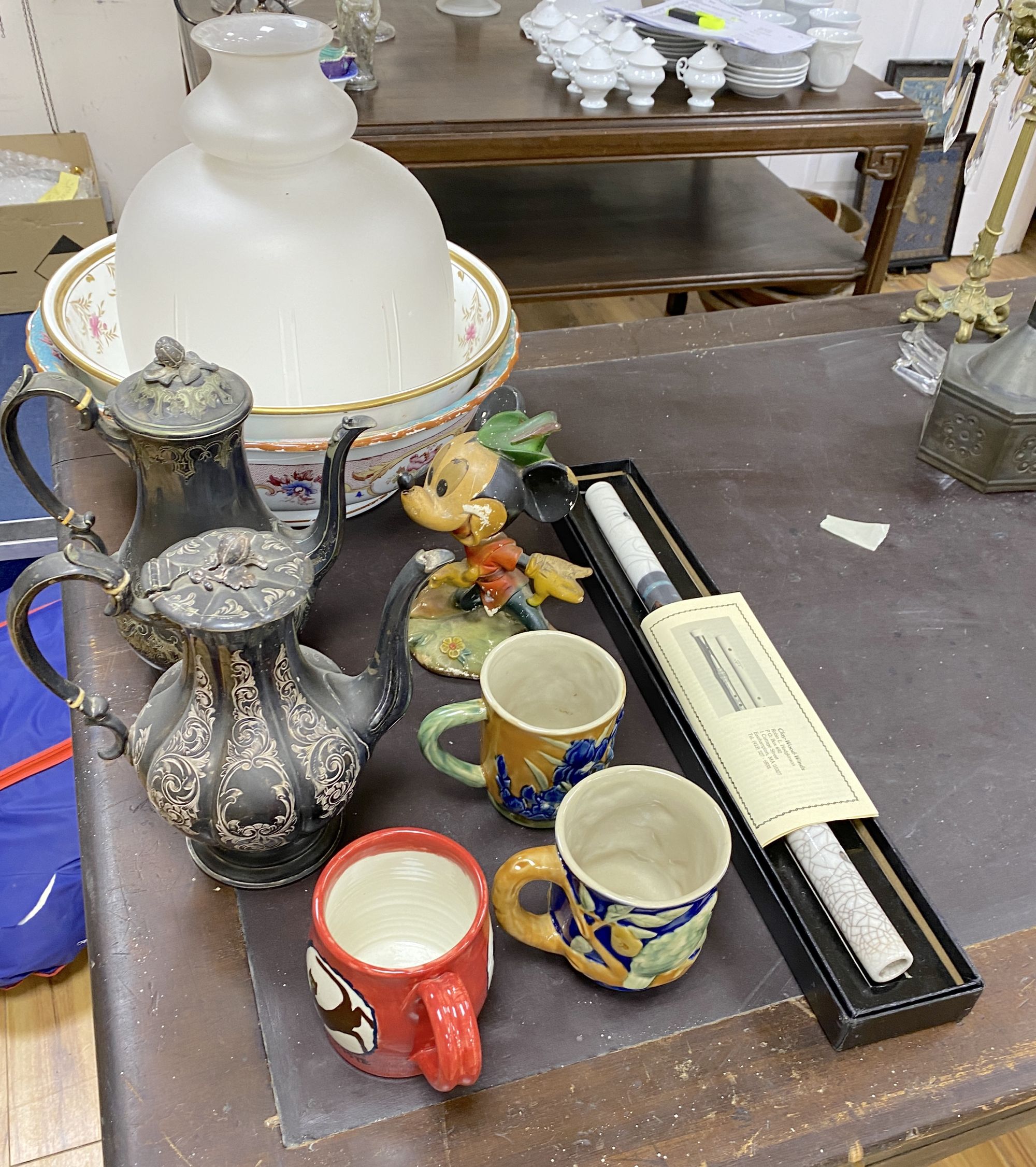 A quantity of mixed collectables including metalware and ceramics